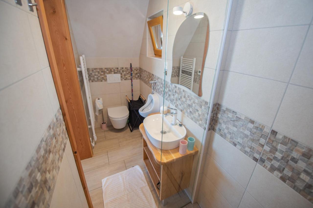 Holiday Home Ernest Zelezni With Hot Tub Ivancna Gorica Esterno foto
