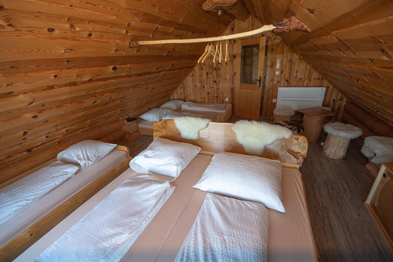 Holiday Home Ernest Zelezni With Hot Tub Ivancna Gorica Esterno foto