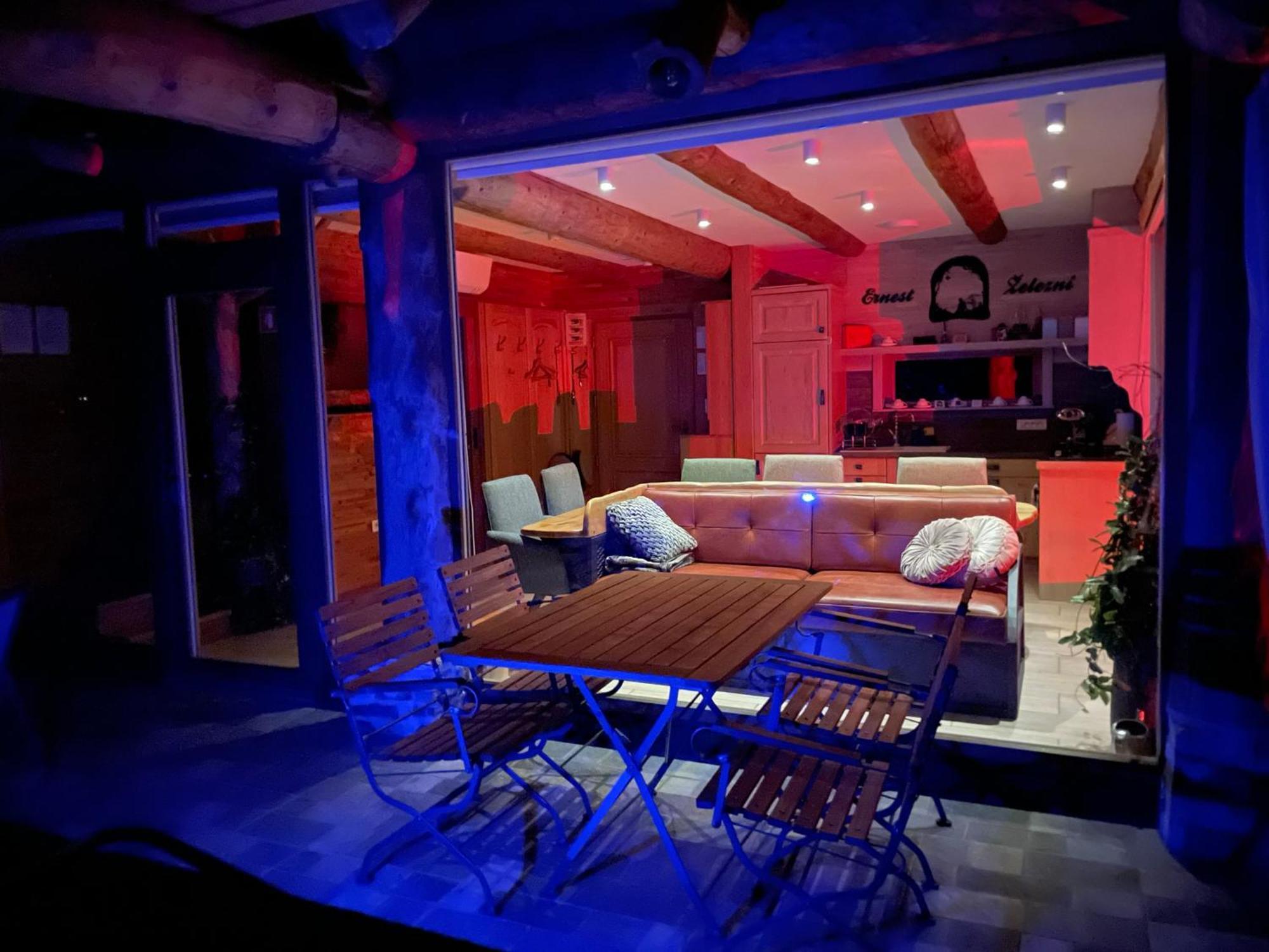 Holiday Home Ernest Zelezni With Hot Tub Ivancna Gorica Esterno foto
