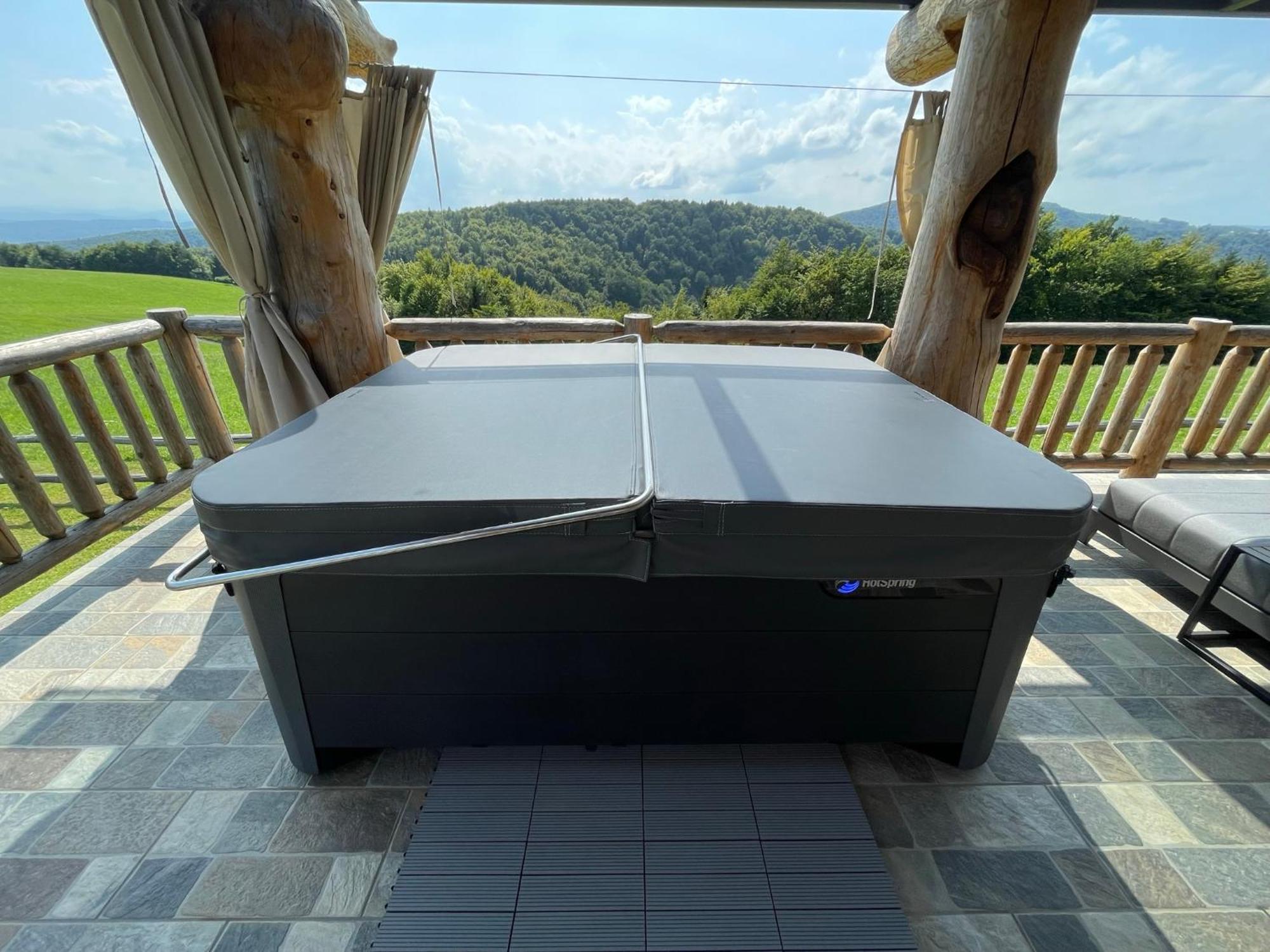 Holiday Home Ernest Zelezni With Hot Tub Ivancna Gorica Esterno foto